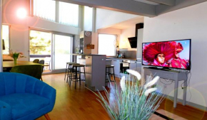 Superb seaside and beach apartment